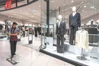 All in black to mourn the queen mother