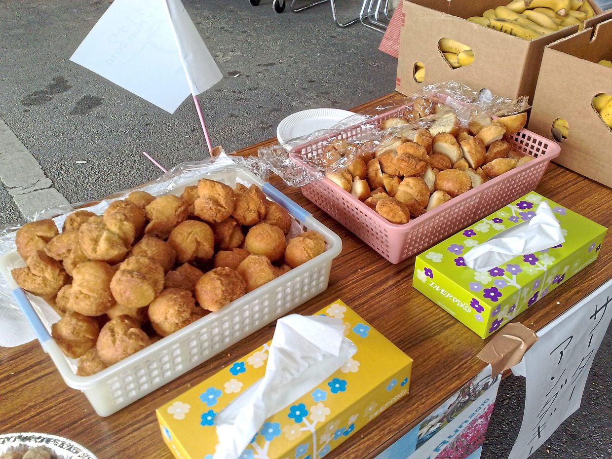 Sata andagi is also known as Okinawan doughnuts. — FUMIAKI YOSHIMATSU/Wikimedia Commons