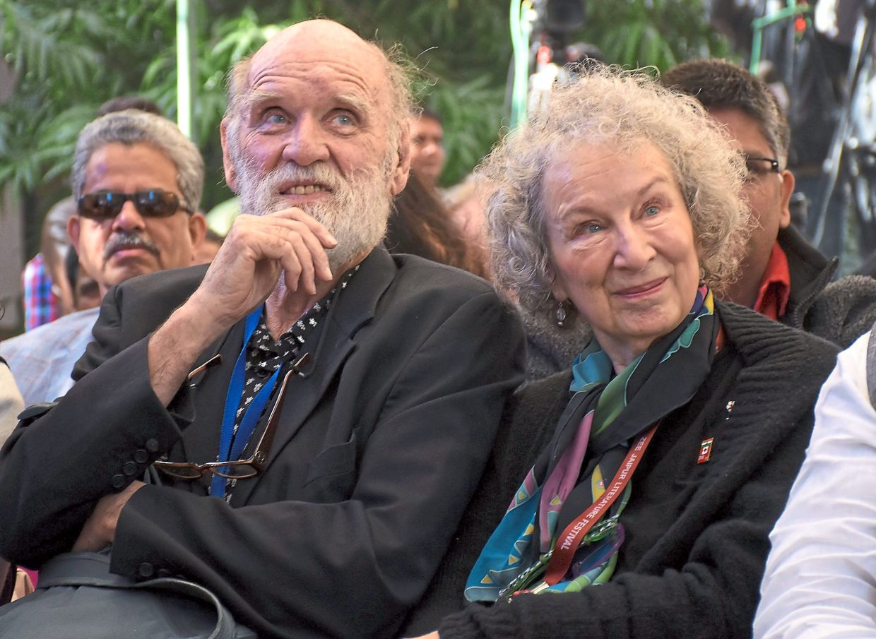Atwood (right) and her husband Graeme Gibson attend an event at the Jaipur Literature Festival in Jaipur, India in January 2016. Photo: AFP