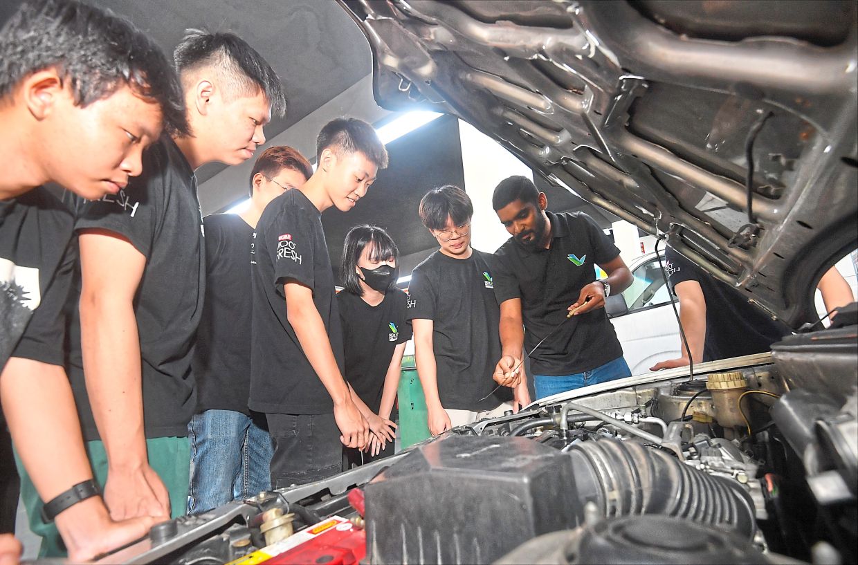 RECOGNISING FIELD EXPERTS
