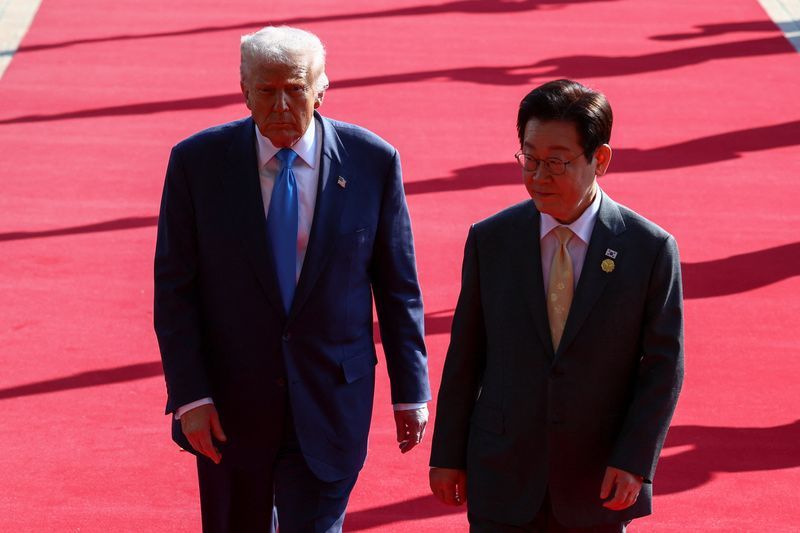 Trump&#039;s deal with South Korea bogged down in details over submarine