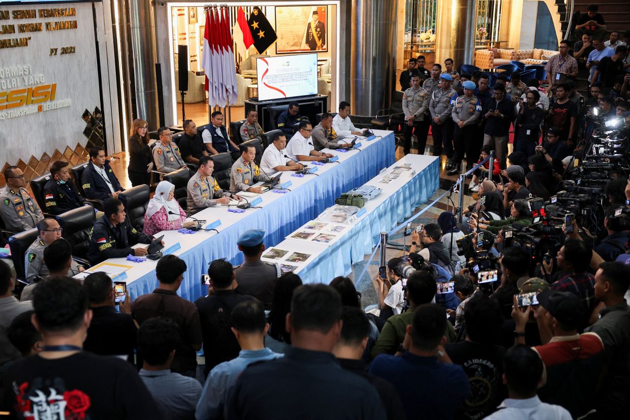 Jakarta Police Chief Asep Edi Suheri speaks as evidence lies on the table during a press conference following explosions that occurred at a mosque inside a school complex during Friday prayers last week, at Jakarta police headquarters in Jakarta, Indonesia, on Tuesday, November 11, 2025. -- Photo: REUTERS/Willy Kurniawan