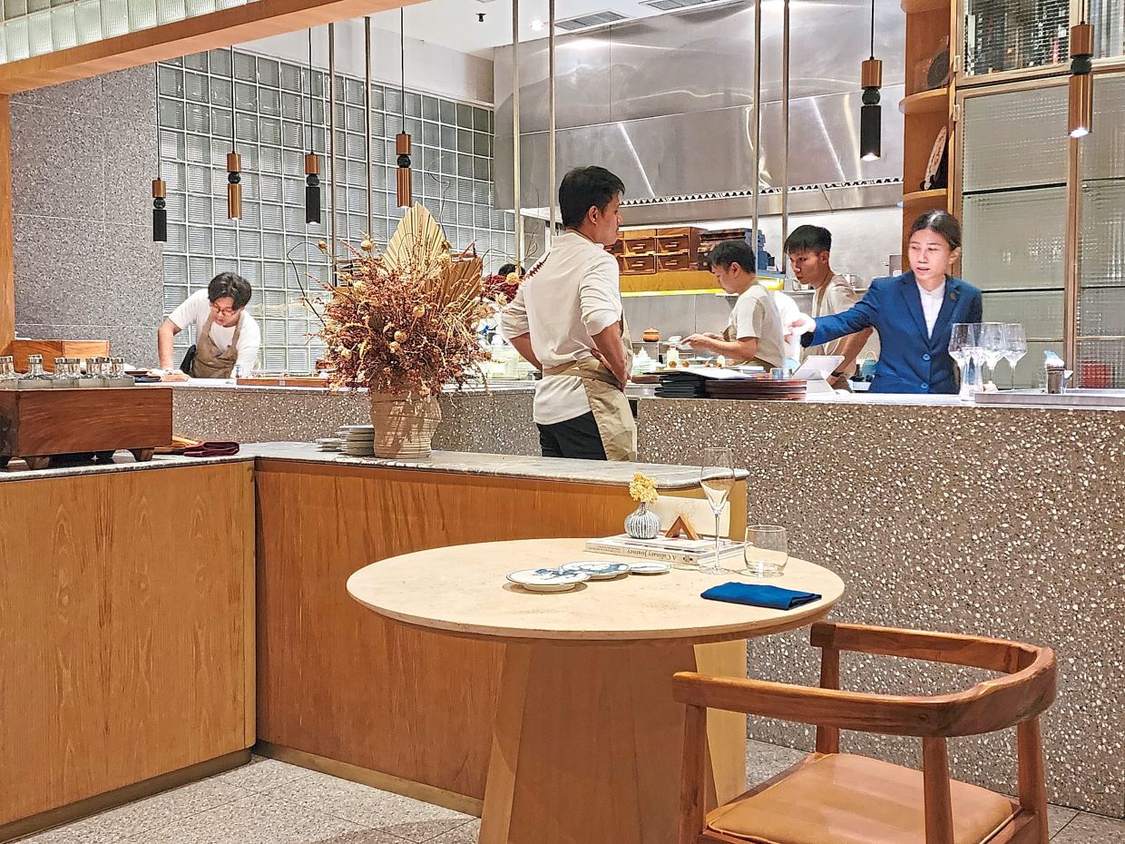 The open kitchen offers a bird’s eye view to what’s happening behind-the-scenes at the restaurant.