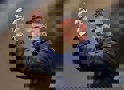 Soccer-Edwards returns to Wolves as manager after Middlesbrough exit drama