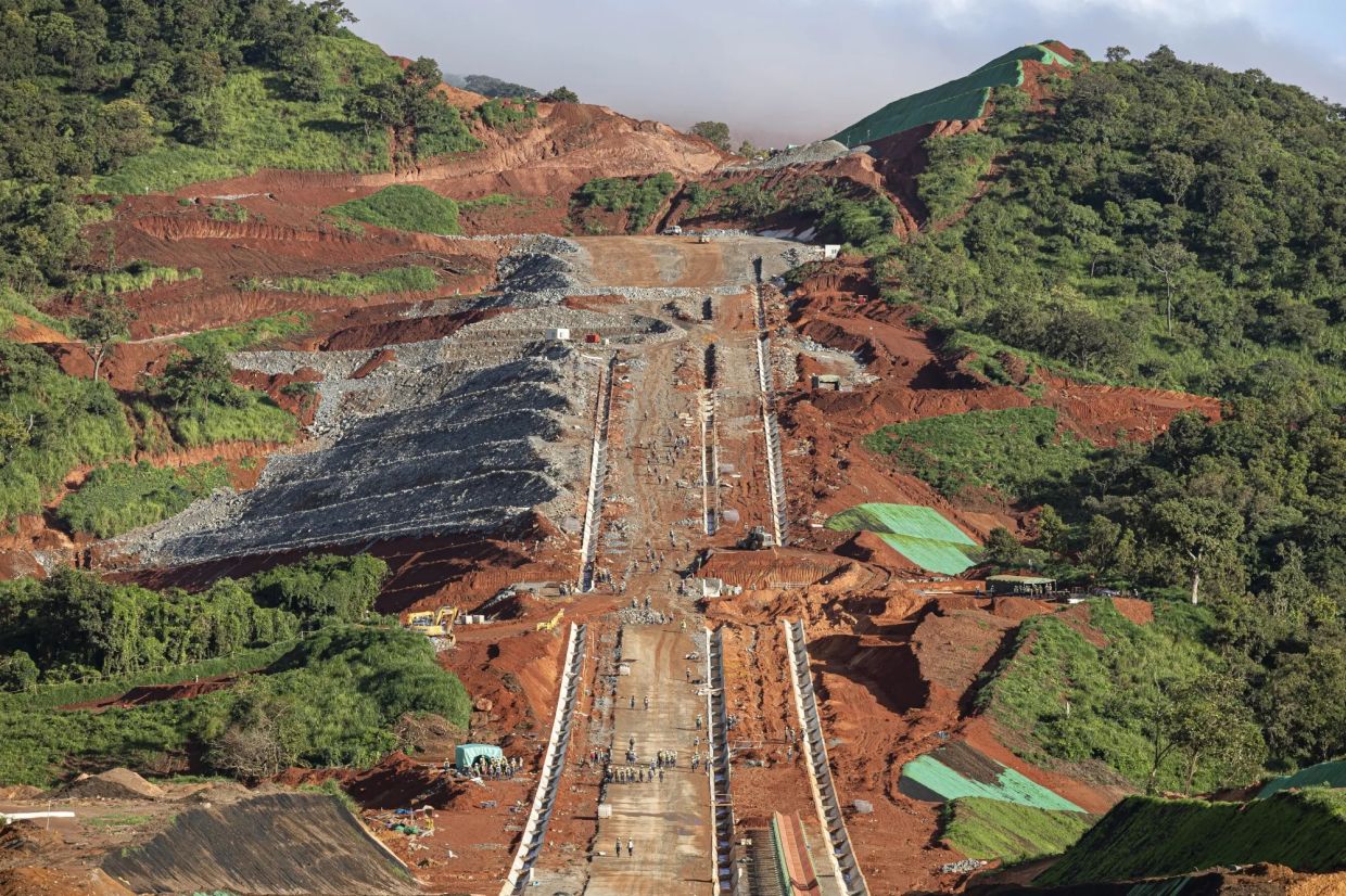 Guinea starts iron exports from world’s largest reserve | The Star