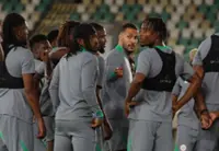 Soccer-Nigeria players end bonus dispute ahead of key World Cup qualifier