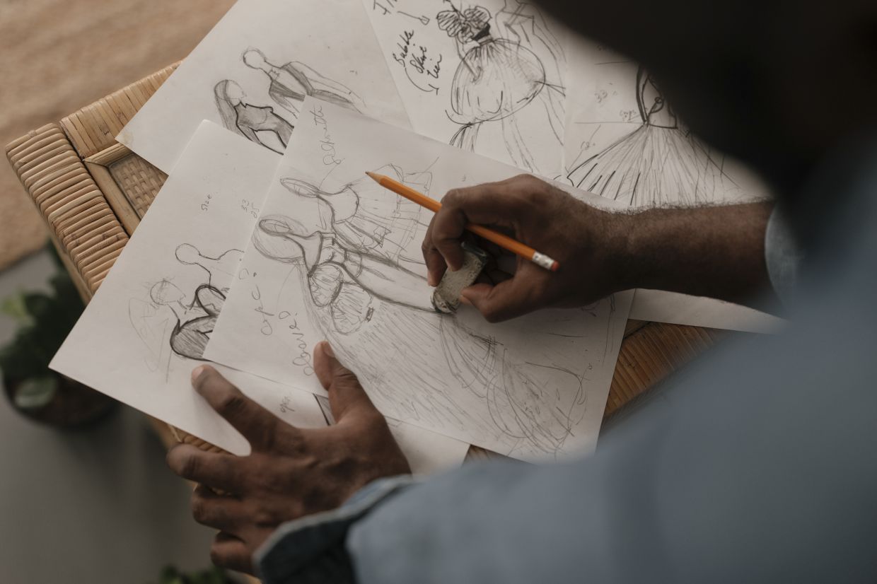 De Hati ao Mundo da Moda: A Ascensão Surpreendente do Designer Charles Dieujuste!