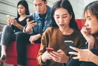 Relationship distraction from smartphone use 