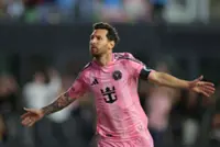 Soccer-Barcelona plan to build Messi statue at revamped Camp Nou, says club president