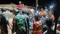 Indonesia landslide kills 2, leaves 21 missing