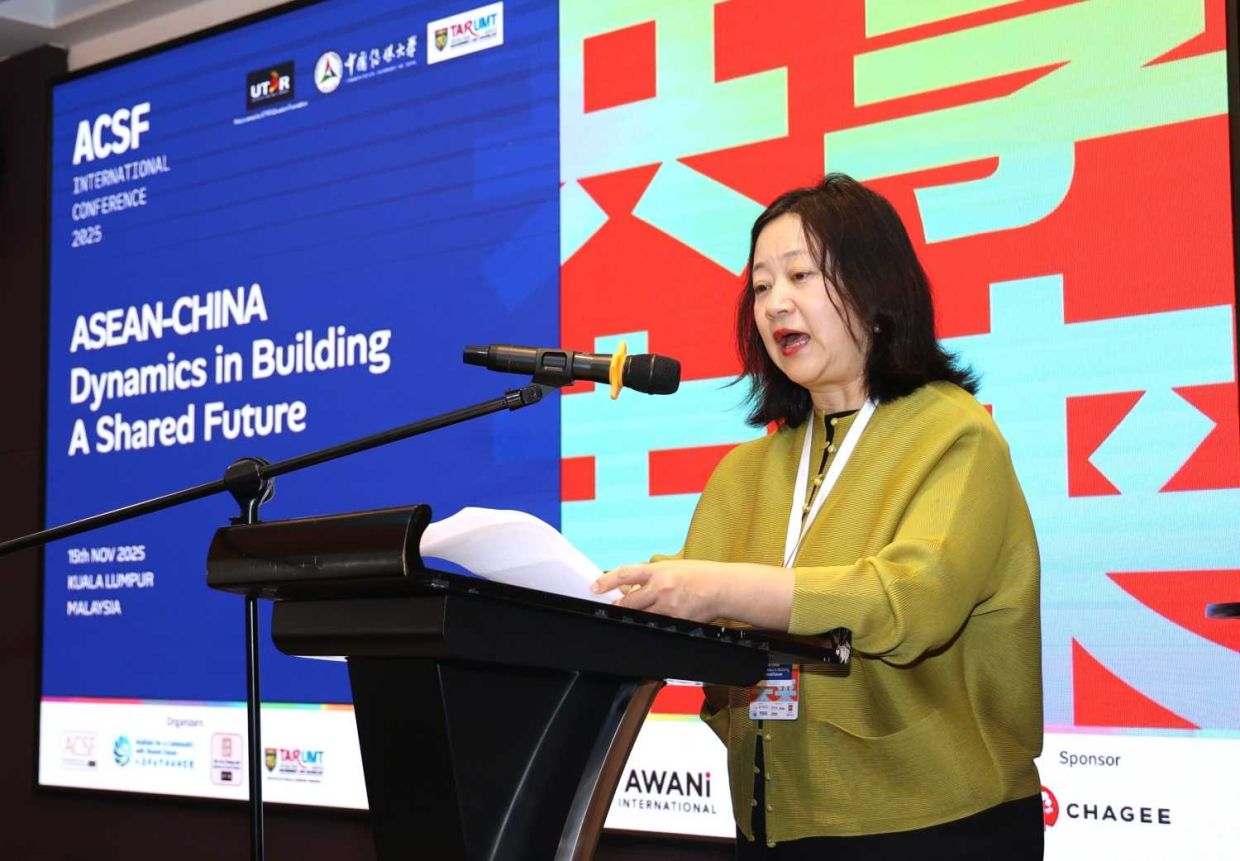 Rise of digital media enhances two-way feedback communication between press and public 1 3624147