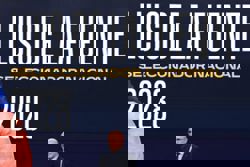 Soccer-De la Fuente plays down Yamal absence as Spain eye World Cup spot