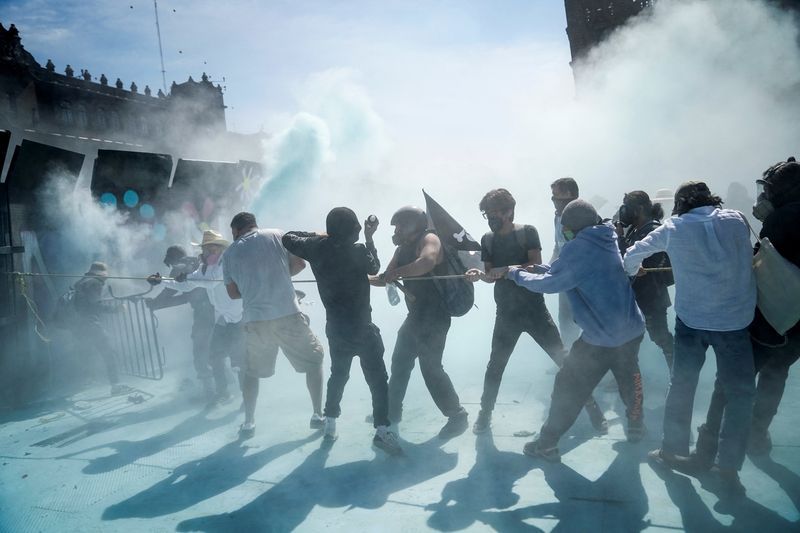 Gen Z-styled protests spread in Mexico, fueled by mayor's murder 1 3624489