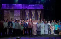 ​​​​​​​Sultan Nazrin Shah graces Lat's 'Kampung Boy' theatre screening