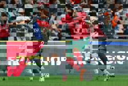 Soccer-Turkey beat Bulgaria 2–0 to secure playoff place