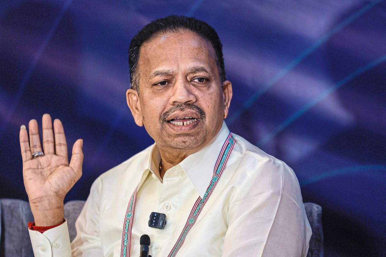 Vigneswaran and CWC given mandate to decide MIC’s future path