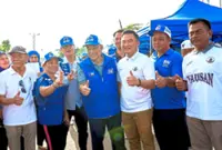 Lee makes presence felt with walkabout at tamu