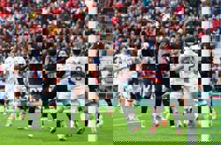 Soccer-Portugal qualify for World Cup with 9-1 thrashing of Armenia