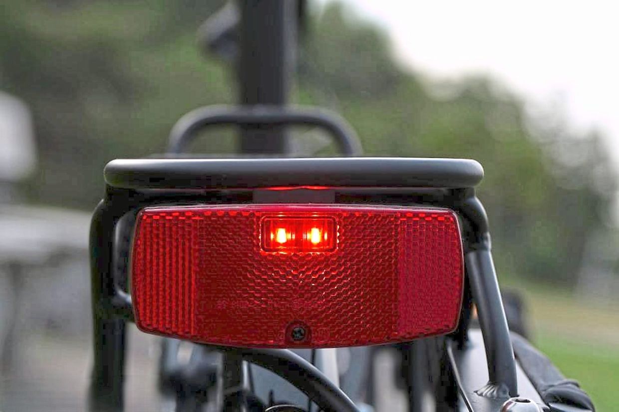 This little red light behind your bike can save your life | The Star