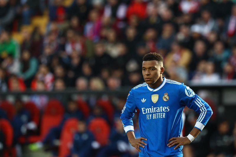 Soccer-Mbappe and PSG face off in Paris labour court battle