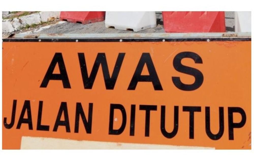 D29 Route at KM11.95 Gua Musang-Jelawang closed due to road collapse