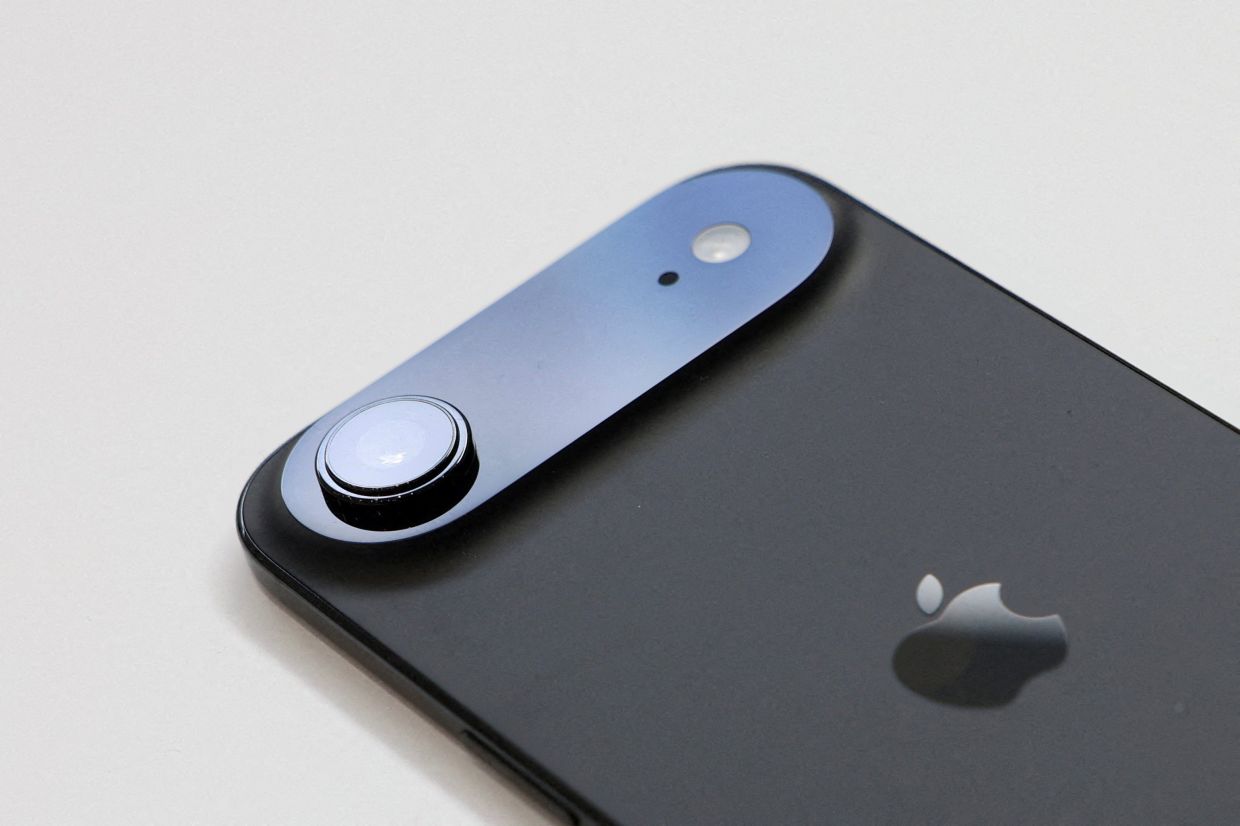 The Apple designer who introduced the iPhone Air leaves the company