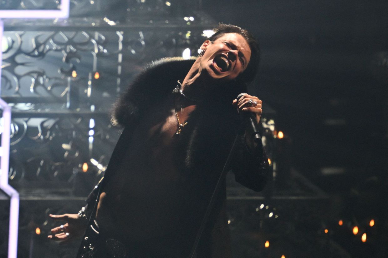 British singer Yungblud cancels tour dates for rest of year on doctor’s orders