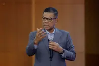 Children born overseas to M'sian mums may apply for citizenship on their own after turning 21, Parliament told