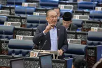 Anwar confirms reprimanding his pol-sec over support letter