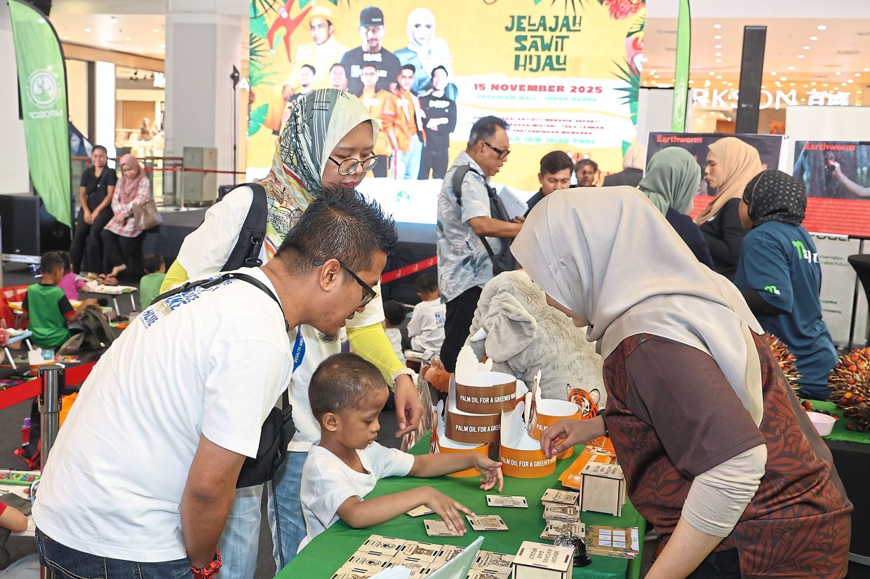Booths providing information on conservation and green plantations via fun activities for children and parents.