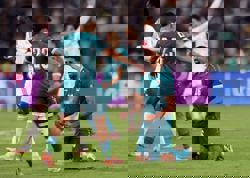 Soccer-Iraq down UAE in World Cup qualifying with late Al-Ammari penalty