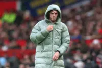 Soccer-Palmer's Chelsea return delayed by broken toe suffered in home accident