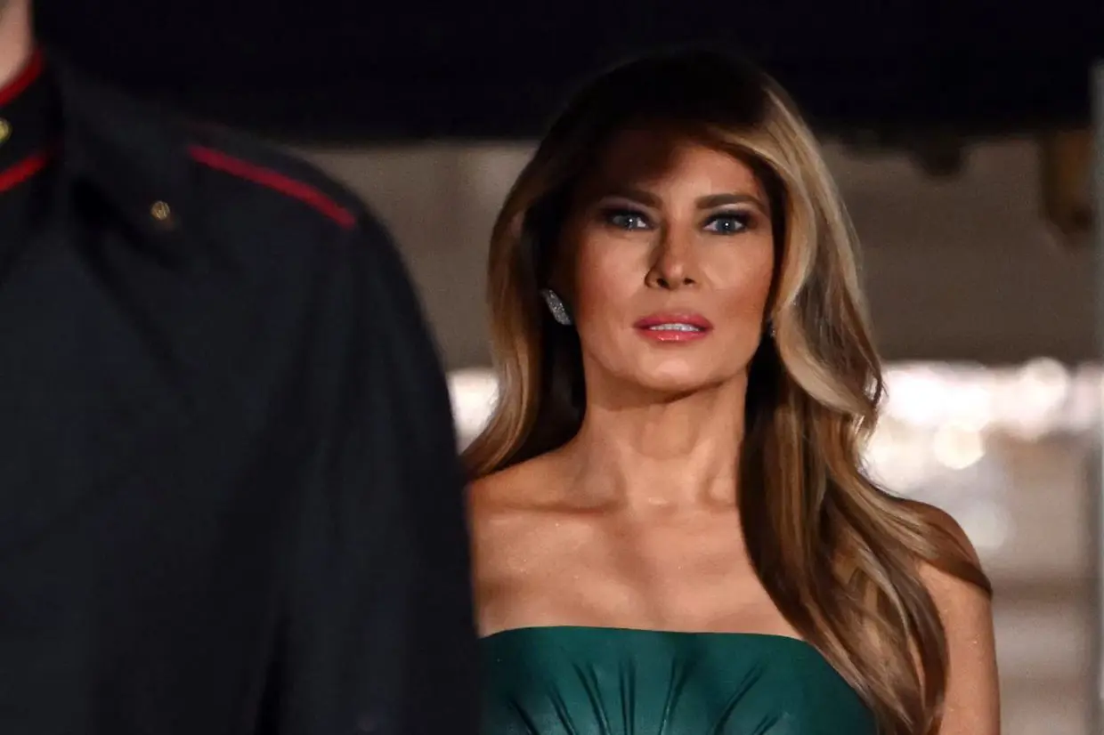 melania green dress last night La Femme Strapless Emerald Green Short Cocktail Dress Emerald / 00 main image 1