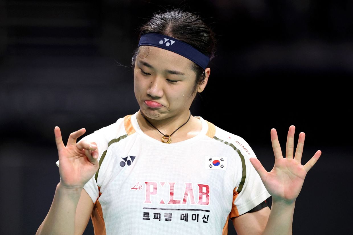 South Korea's An Se-young reacts after her victory against Indonesia's Putri Kusuma Wardani in the women's singles final match at the Australia Open badminton tournament in Sydney on Sunday, November 23, 2025. -- Photo by DAVID GRAY / AFP