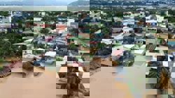 Severe floods in Vietnam leave 102 people dead and missing, hundreds of thousands of homes inundated