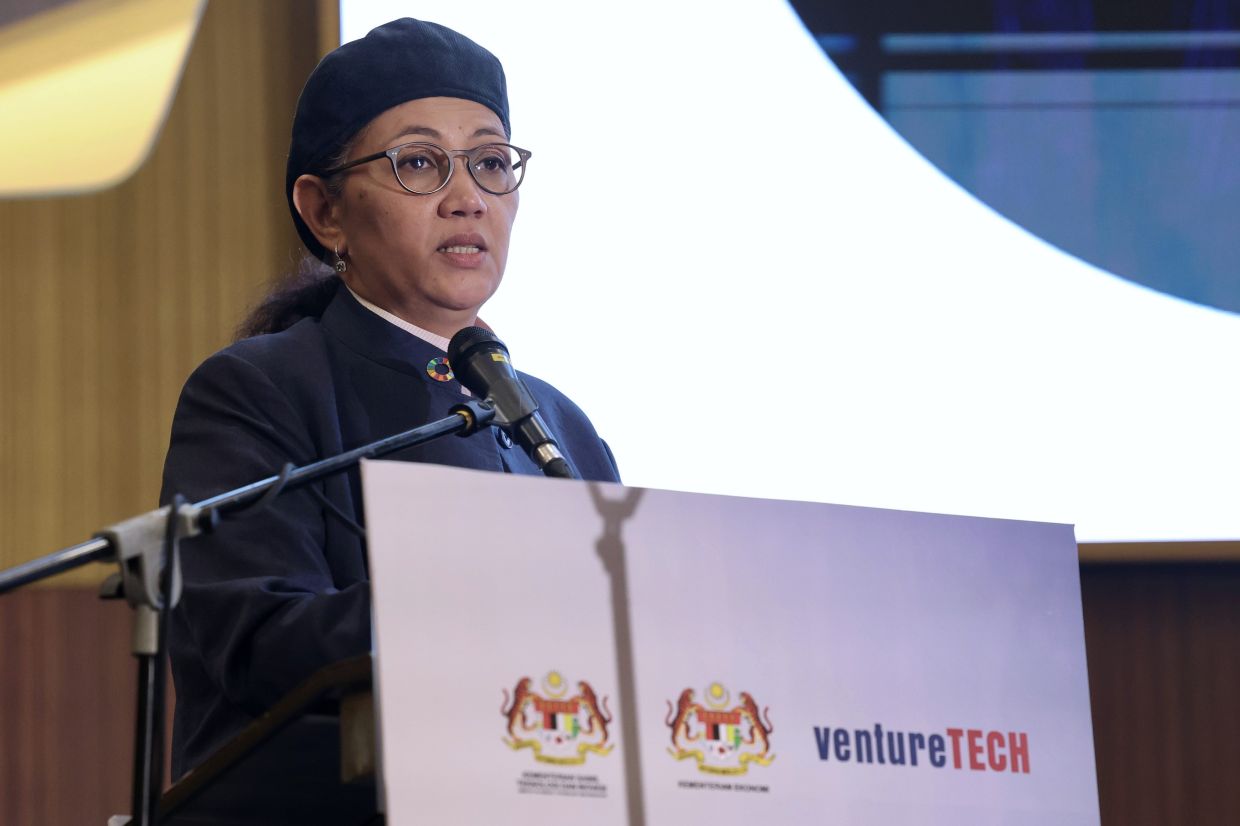 thestar.com.my - KHOO GEK SAN - Poverty on the decline but challenges remain, says Deputy Economy Minister