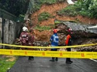 Retaining wall collapses at Taman United flats, residents evacuated