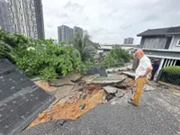 Chaos after wall failure at Tmn United