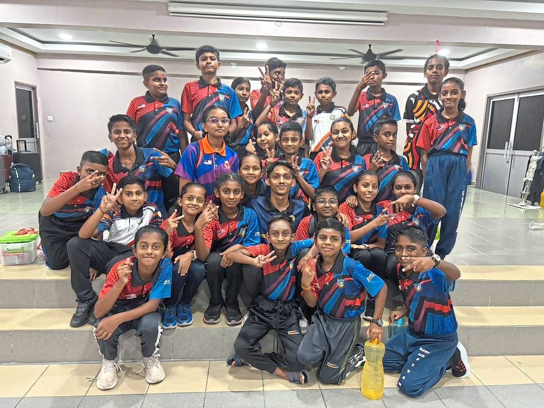 His project Nenje Ezhu focuses on empowering children from Indian vernacular schools.