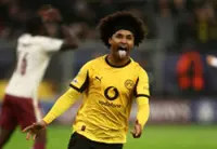 Soccer-Dortmund return to form with 4-0 Champions League victory over Villarreal