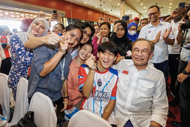 thestar.com.my - GERARD GIMINO - Those found guilty of corruption must face the music, says PM