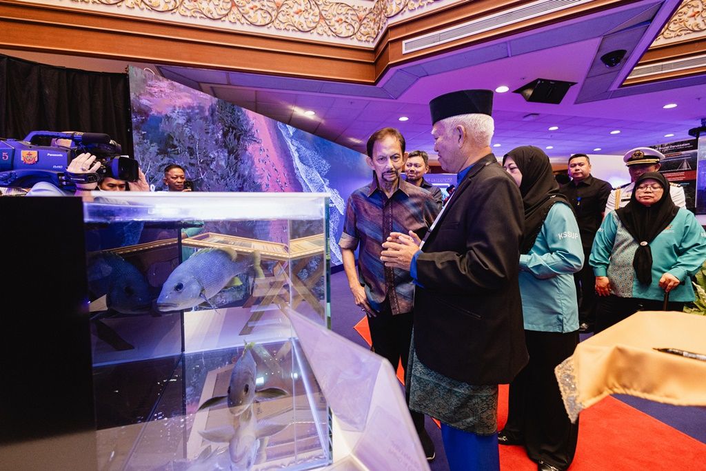 Brunei Sultan launches Primary Resources and Tourism Expo