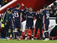 Soccer-PSV Eindhoven stun Liverpool with 4-1 thrashing at Anfield
