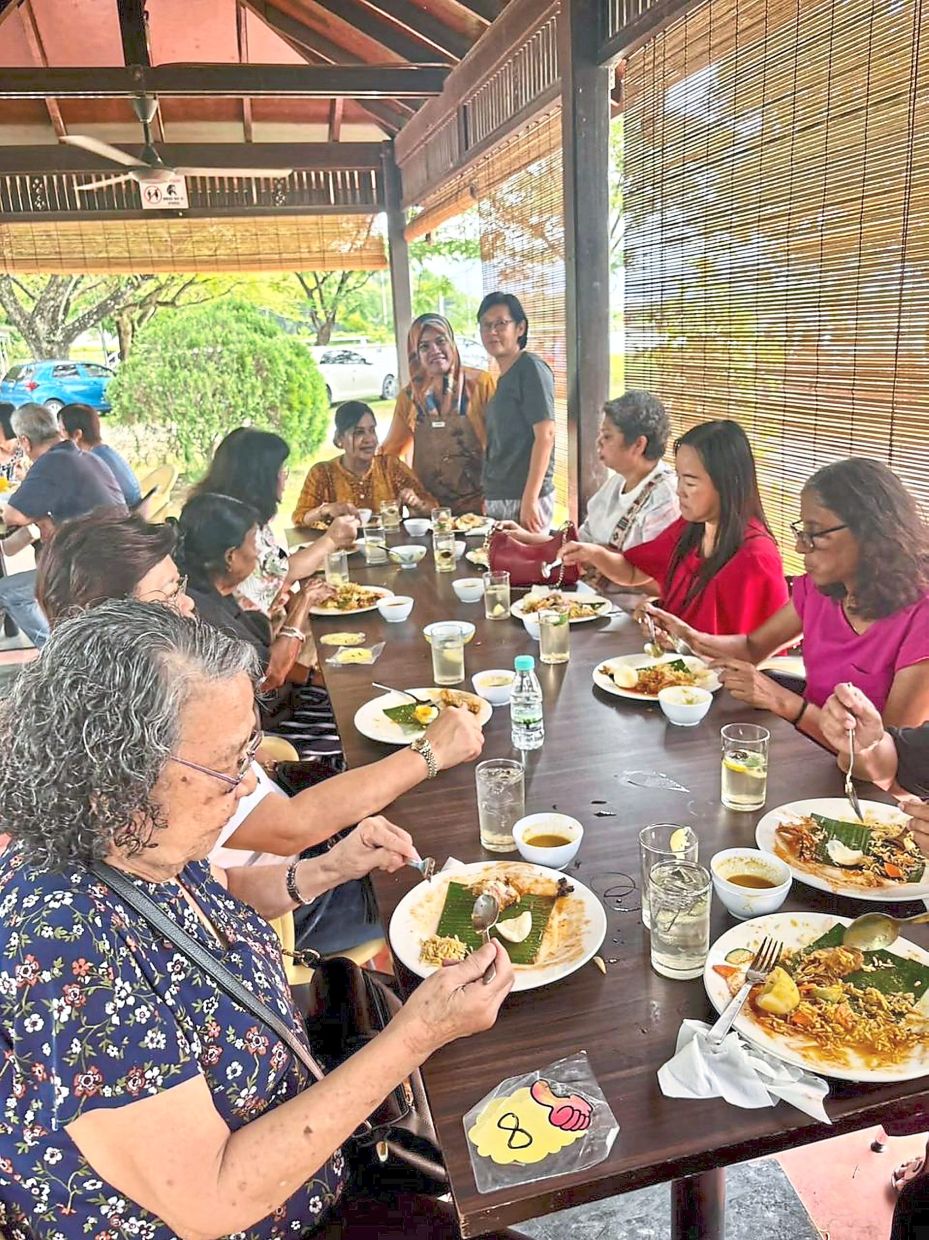 Guests enjoying their meals during a weekend at PWW cafe.