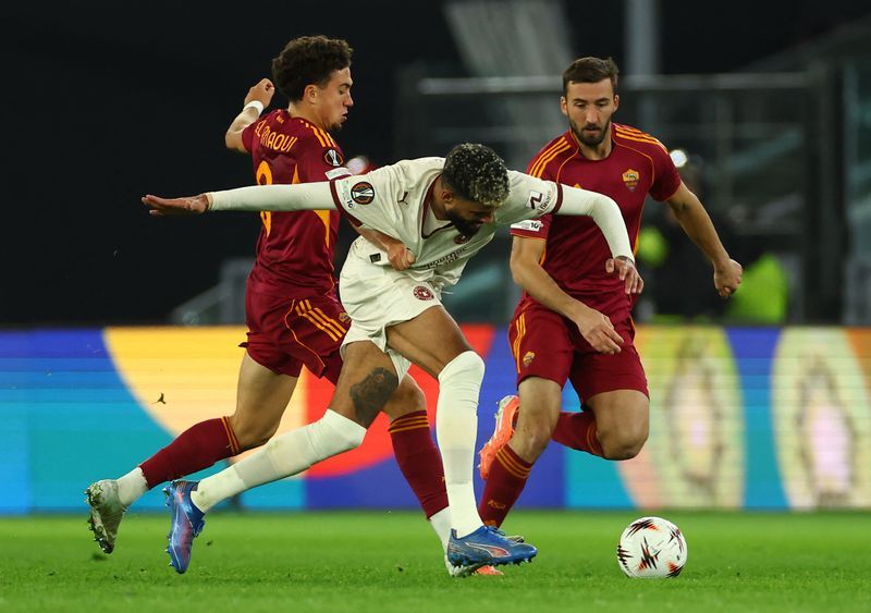 Soccer-Roma tame Midtjylland, Malen double earns Villa win over Young Boys