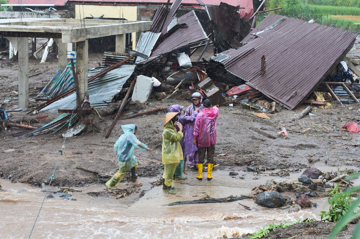 Death toll from floods and landslides in Indonesia's Sumatra surpasses 80 people