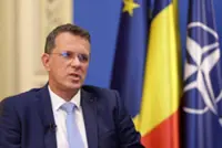 Romanian defence minister resigns over education row