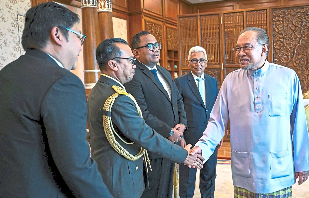 Anwar thanks Indonesian envoy as latter ends service