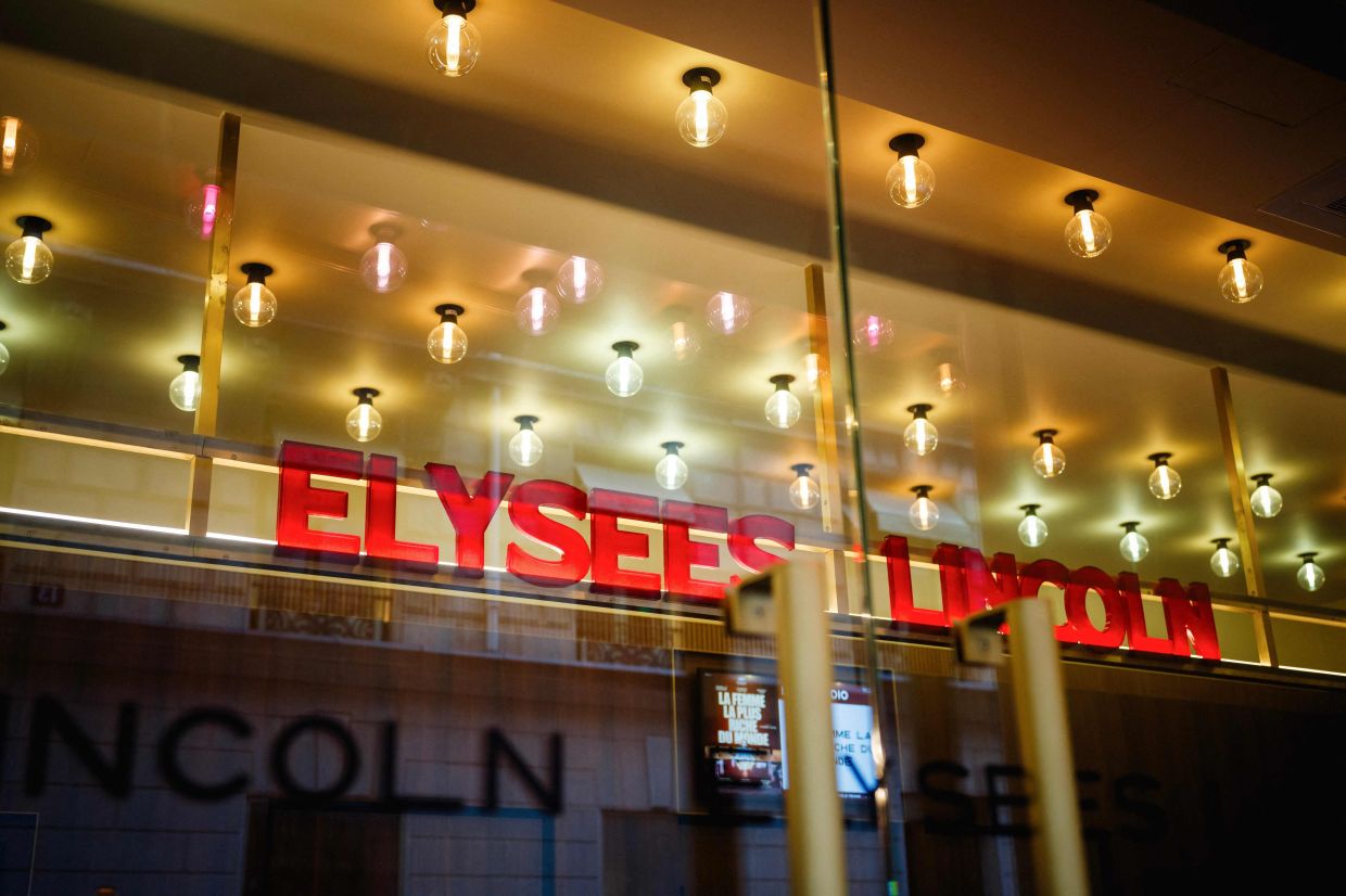 In Paris, historic arthouse cinemas adapt to battle decline