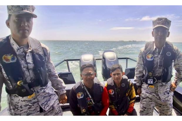 Boat capsizes in Johor: Two local fishermen rescued